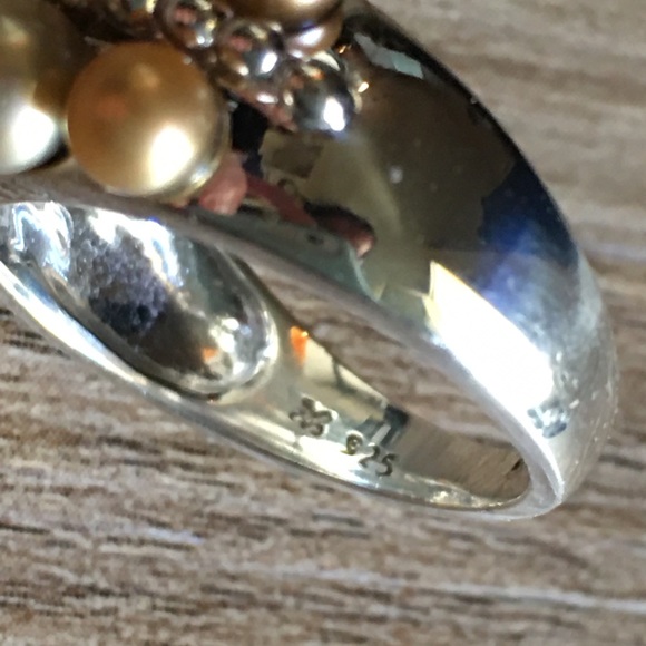 .925 Sterling Silver and Fresh Water Pearls Ring - Picture 8 of 8